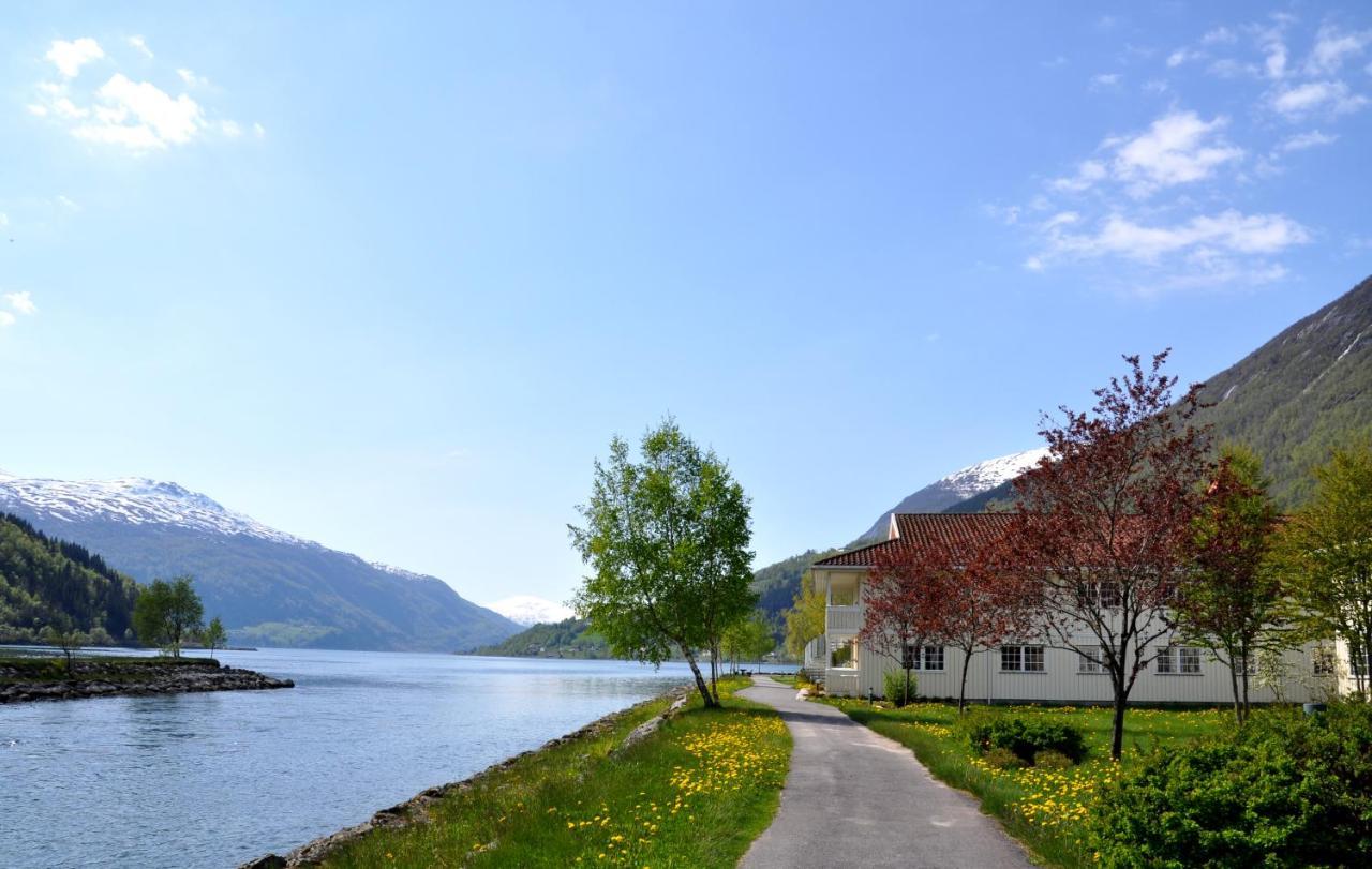 Hotel Loenfjord Loen Exteriör bild